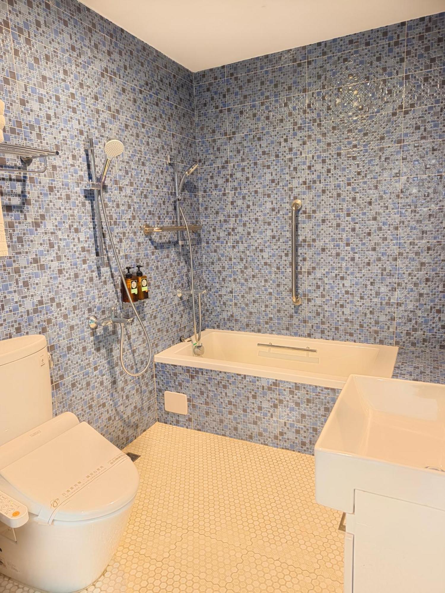 Jin Pin Hotel Манонг Екстериор снимка